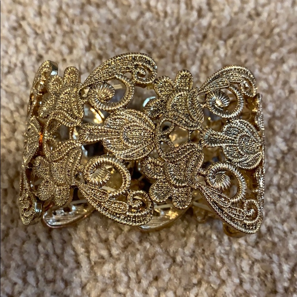 Gold bracelet